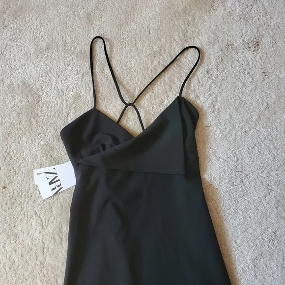 🆕 | Zara Surplice Dress in Black - Picture 10 of 10